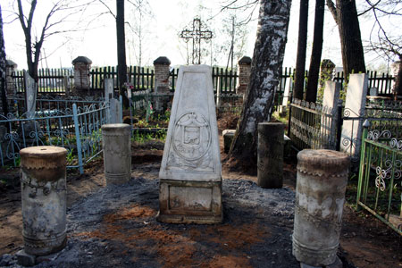 Памятник яраничам, участвовавшим в ополчении 1812 года