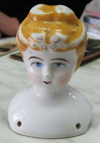 Фарфоровая кукла